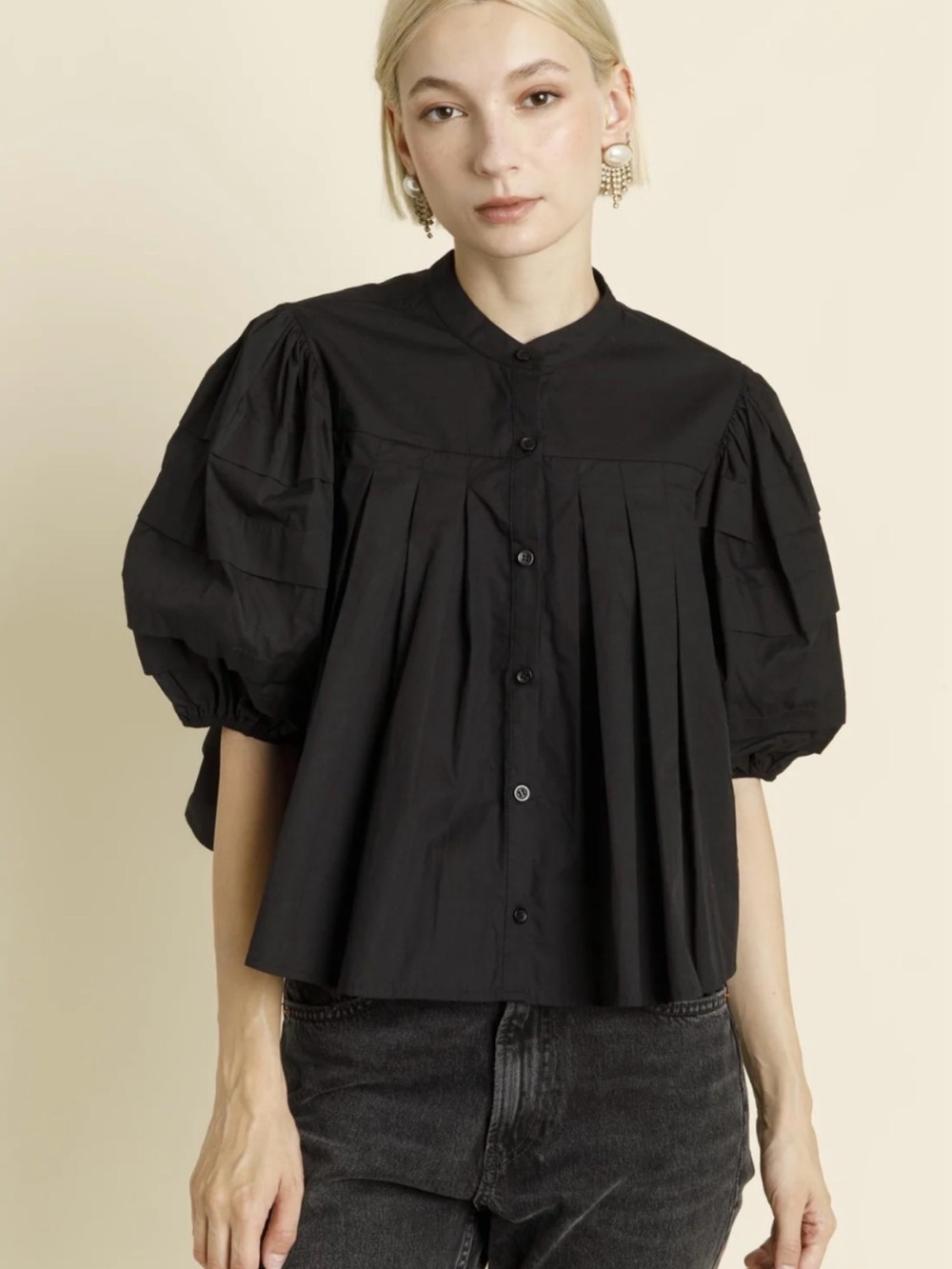 entro Peggy Pintuck Black Puff-Sleeve Button Front Blouse